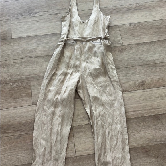 Banana Republic Linen Belted Wide-Leg Jumpsuit in a light beige or taupe color S - Picture 7 of 8